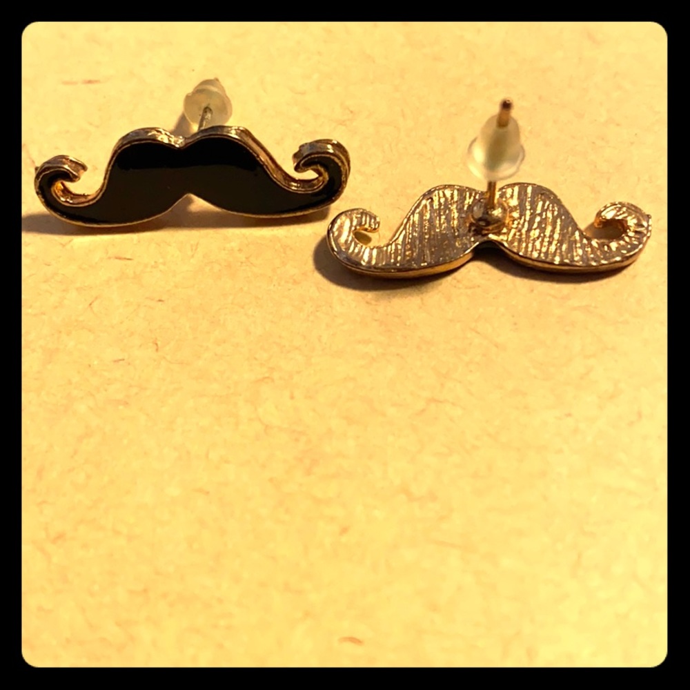 NWOT Mustache stud earrings